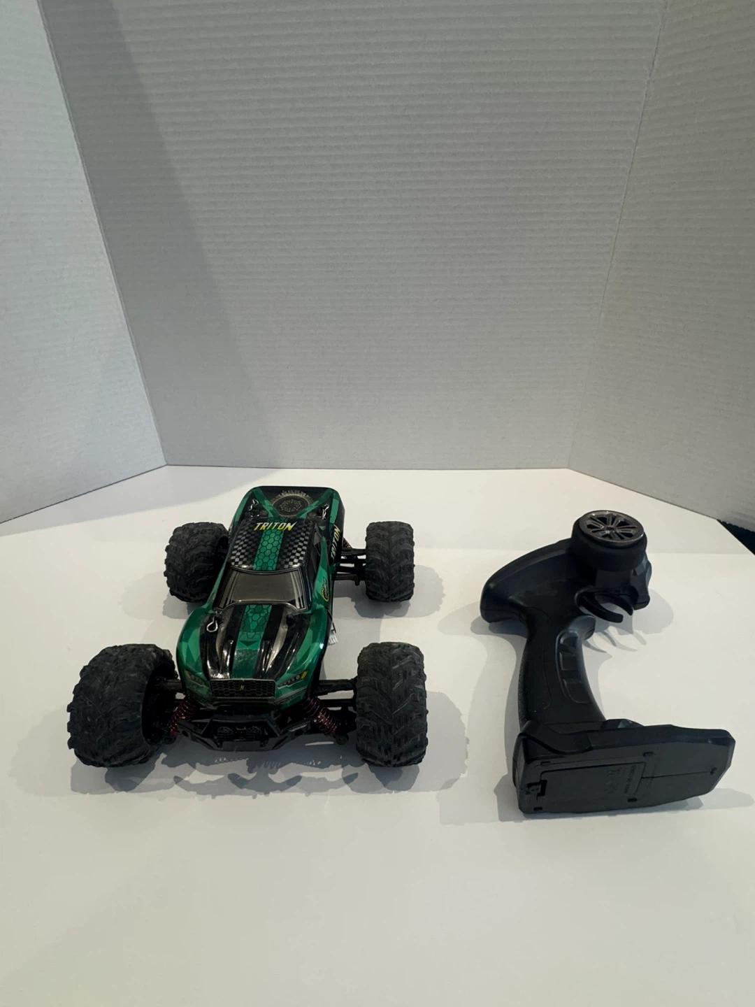 Remote control TRITON Monster Truck - photo 2