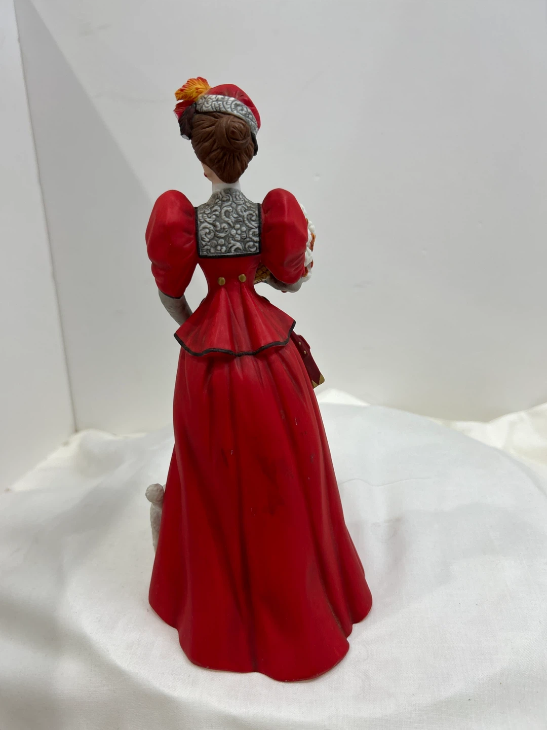 Vintage 1997 Mrs Albee award  porcelain collectible figurine - photo 5