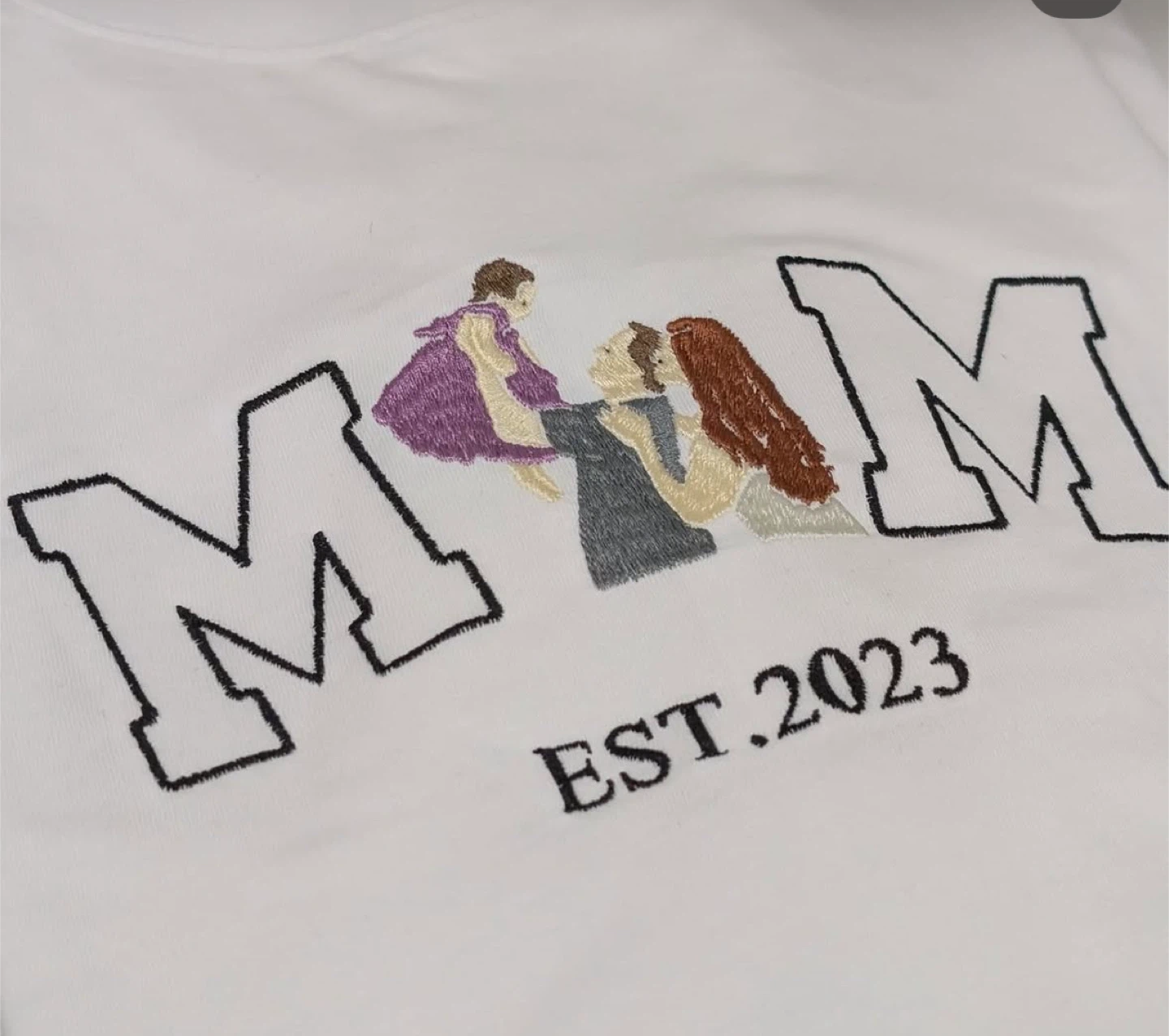Embroidered Mom & Dad EST 2023 T-Shirt /hoody - Black & White