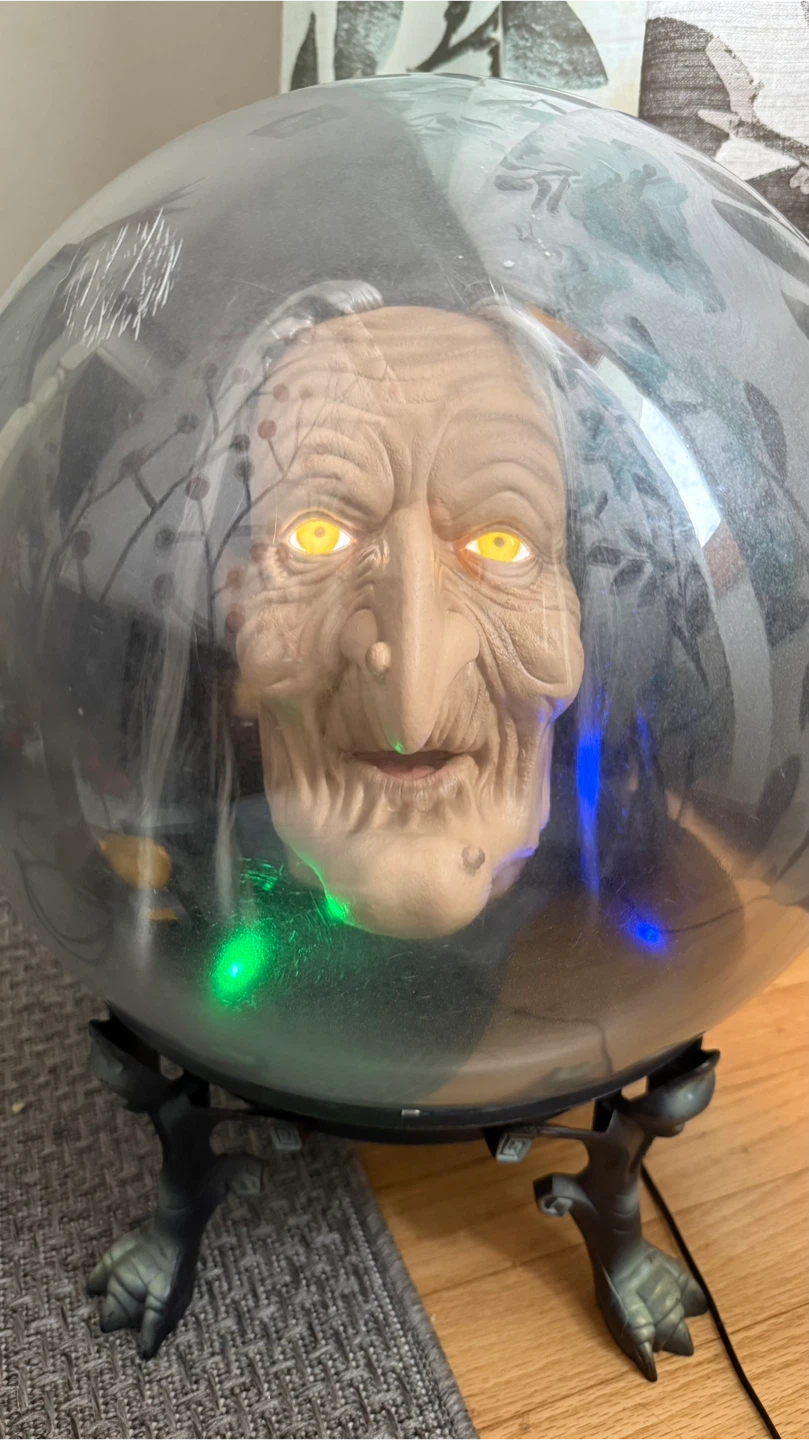 Animated Witch Head in Crystal Ball Halloween Decor