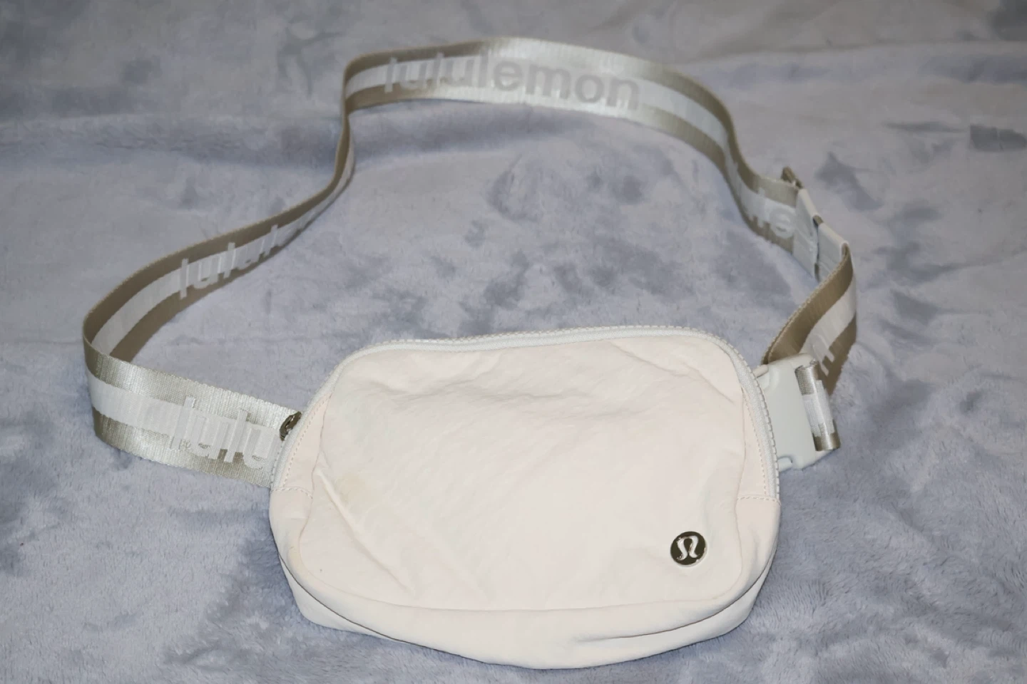 Lululemon Everywhere Belt Bag