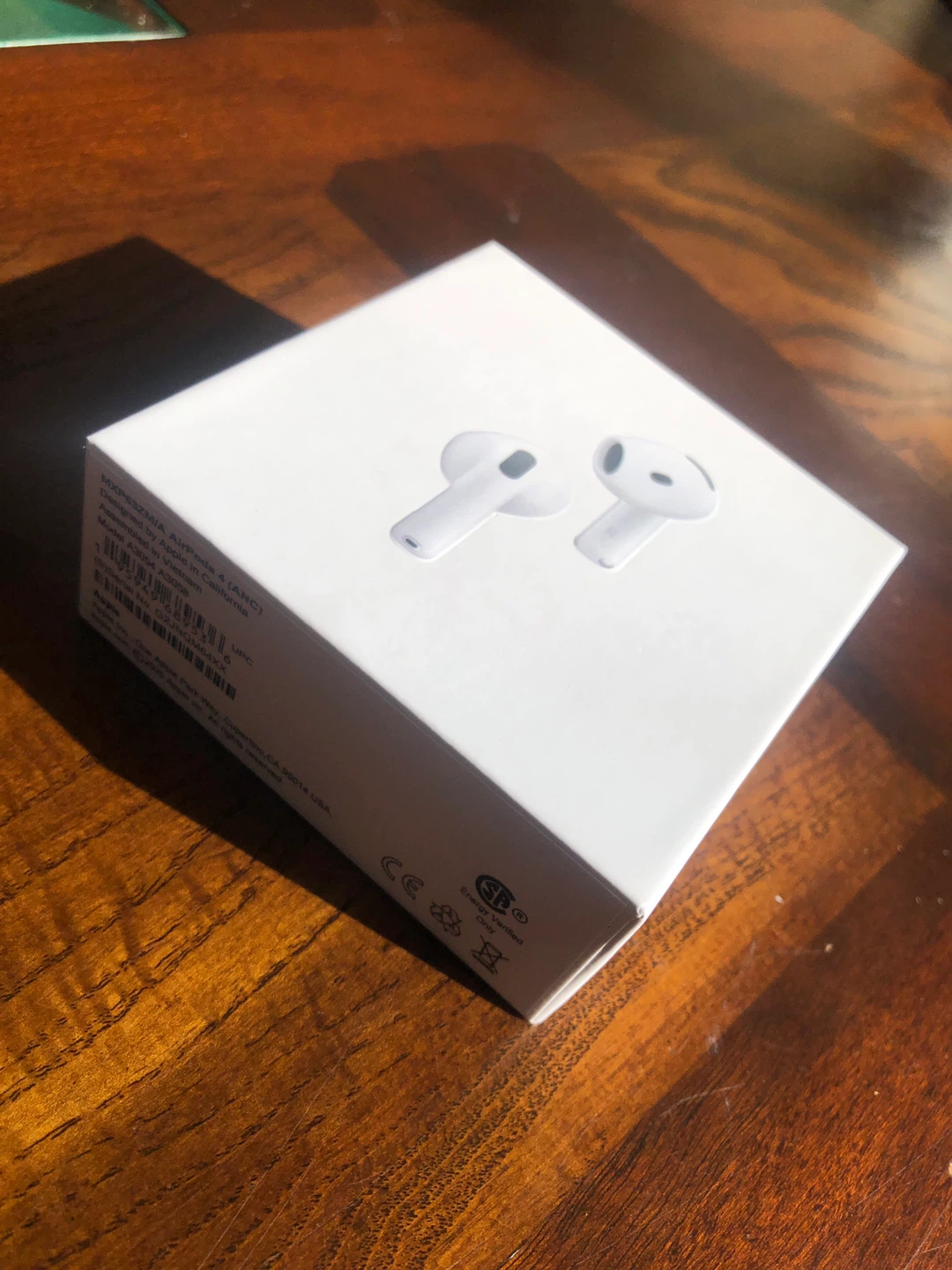 Apple AirPods 4