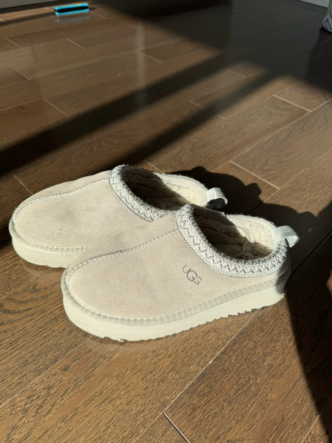 UGG TAZZ ll