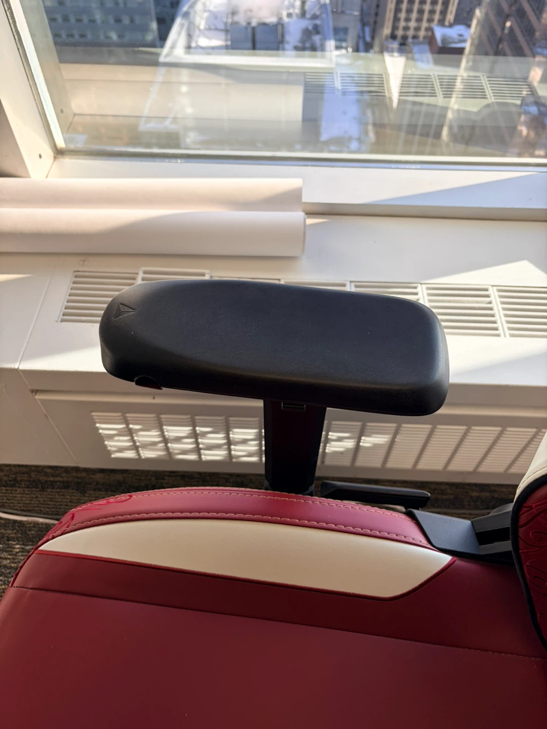 Secretlab Gaming Chair - Red and White XL - photo 3