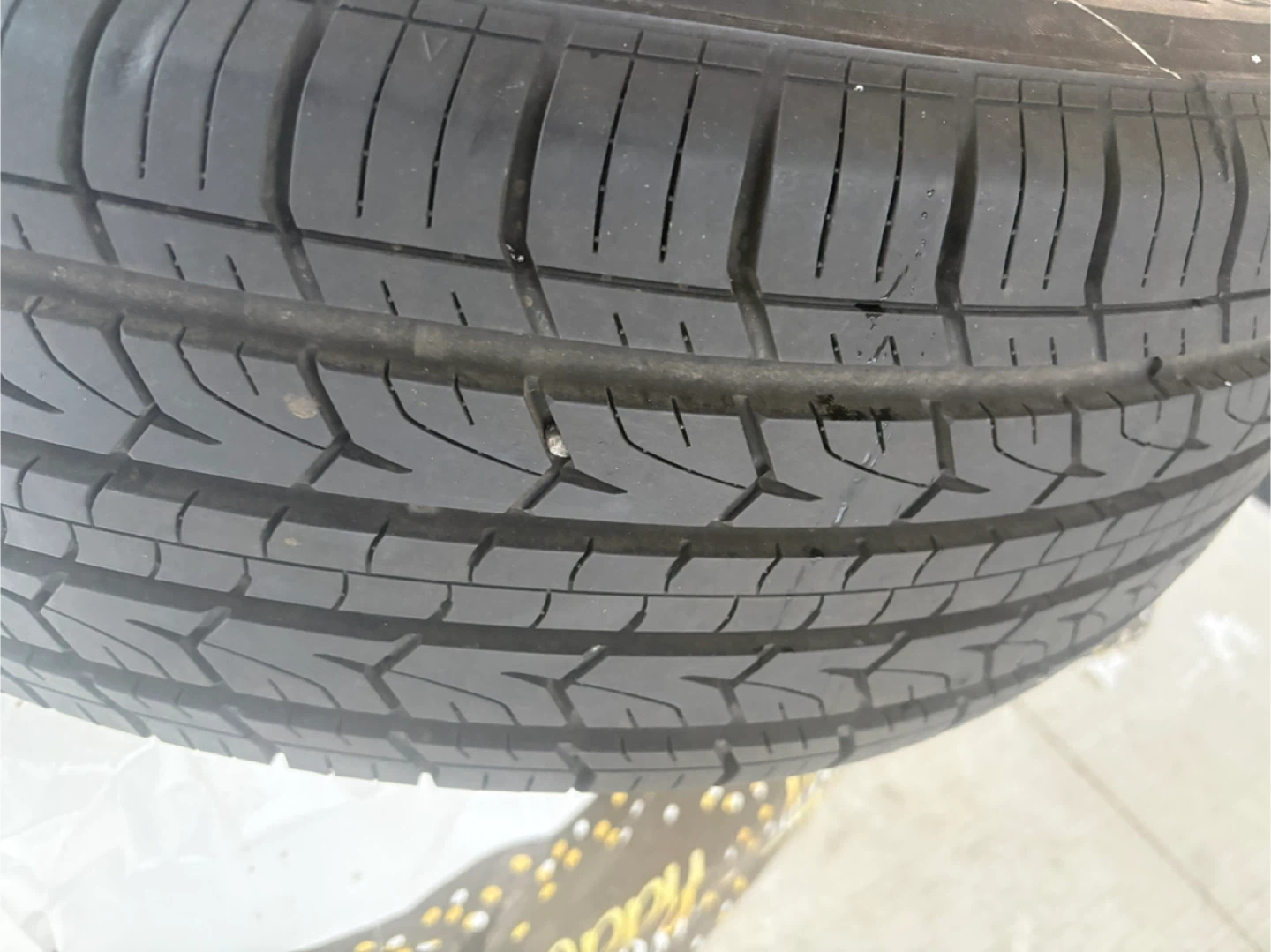 225/65R17 102H Tire - photo 2