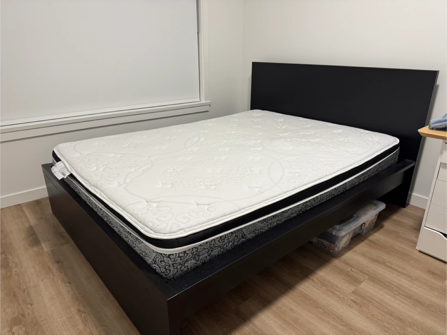 Kingsdown Queen Mattress & Bed frame - photo 2