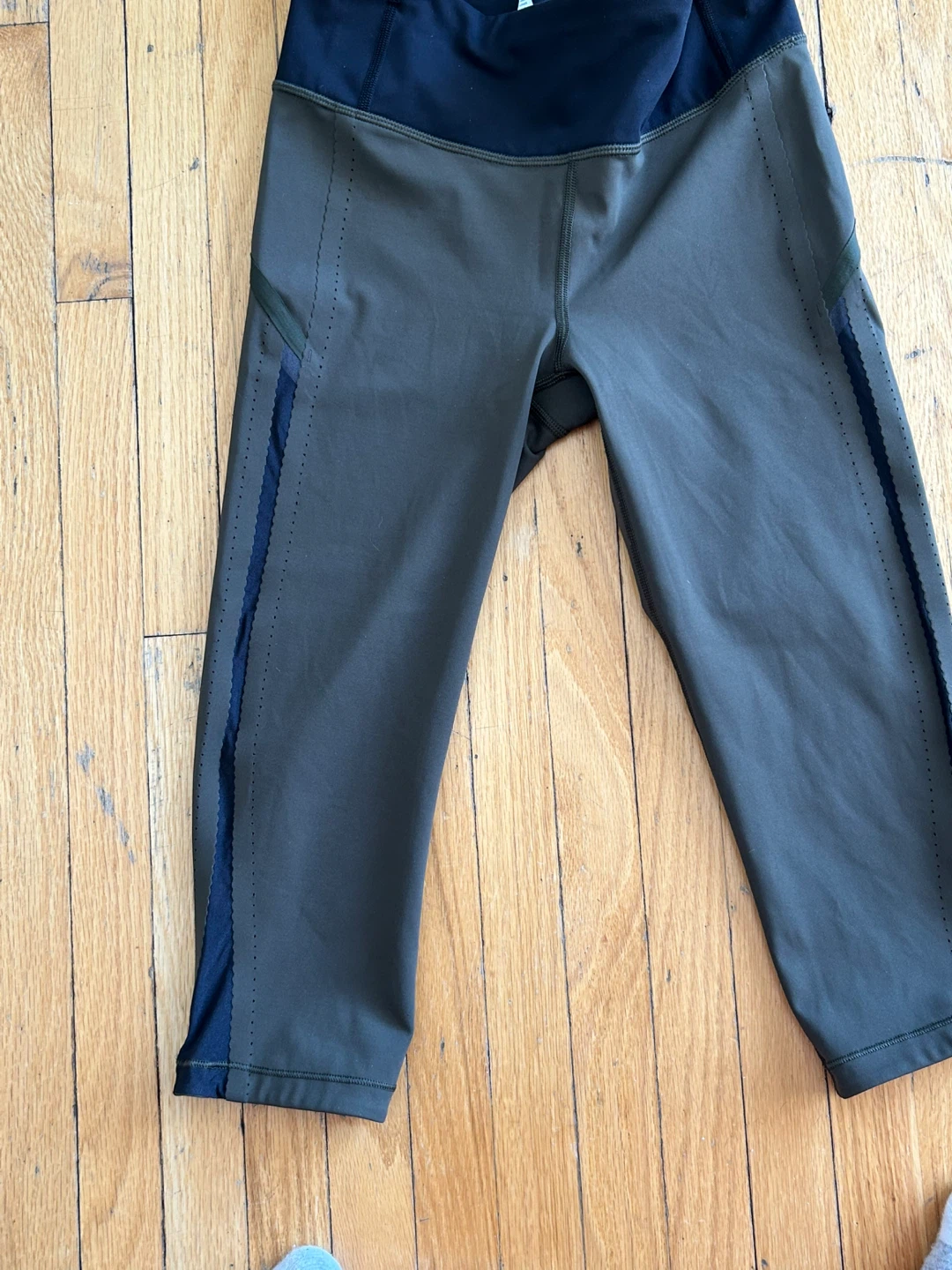 Lululemon Cropped Leggings - photo 4