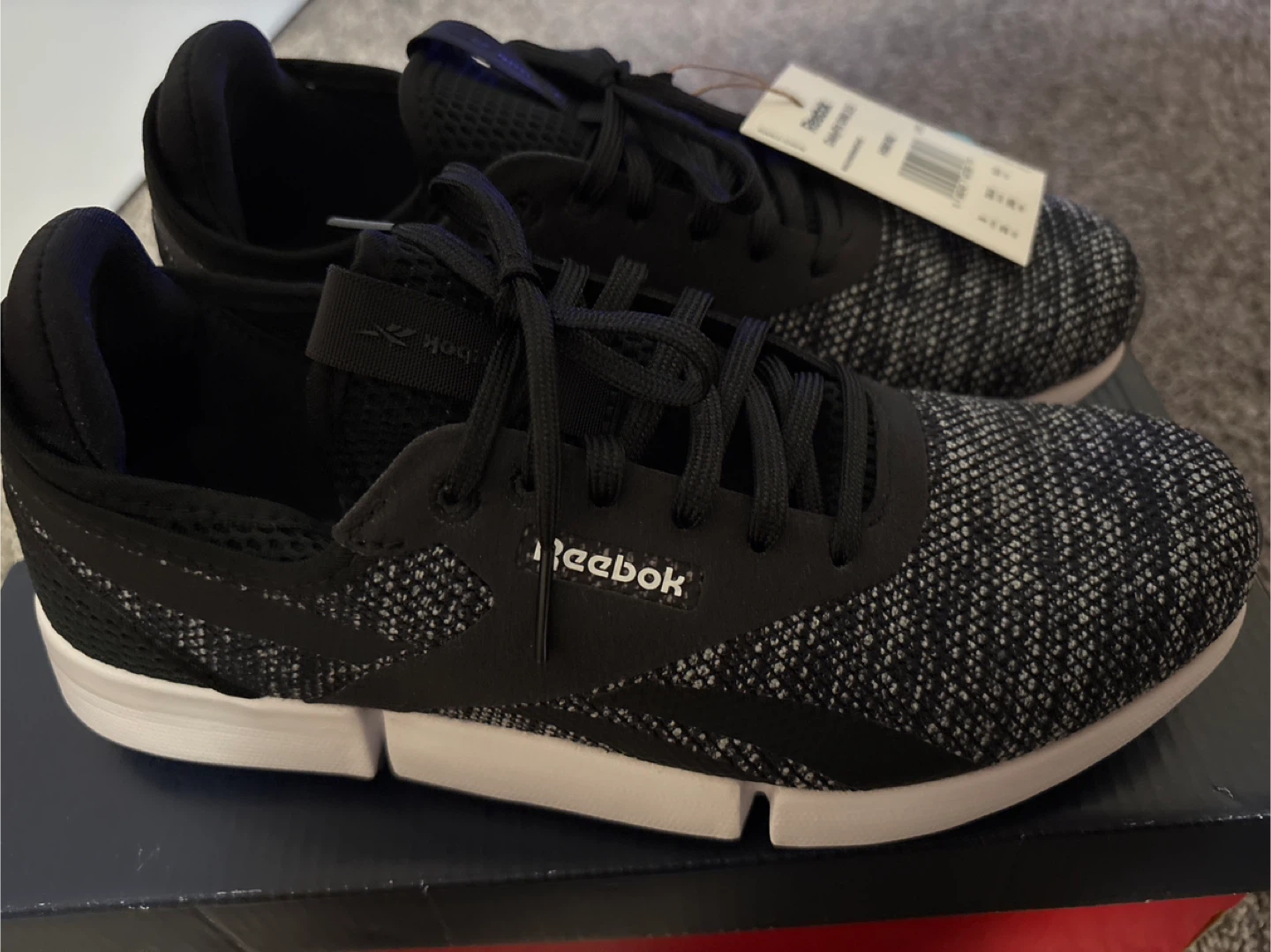 Brand New Women’s Reebok Size 8 Shoes - photo 2