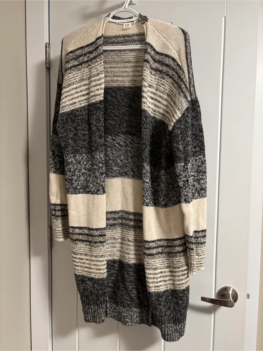 Like New Women’s L/XL Gap Longline Sweater