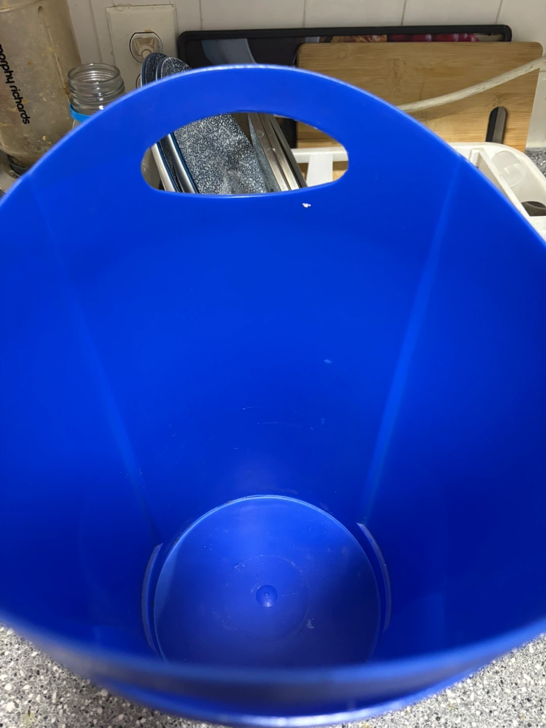 Plastic Bin/dust bin