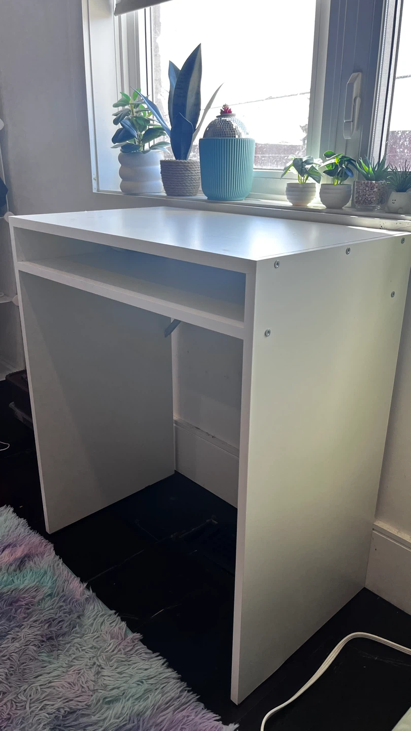 IKEA white desk - photo 3