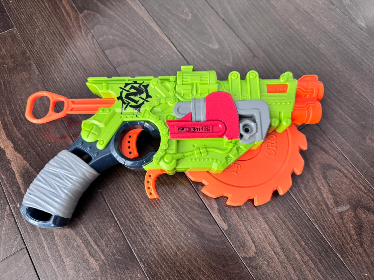 Nerf Zombie Strike Crosscut Dart Blaster Toy