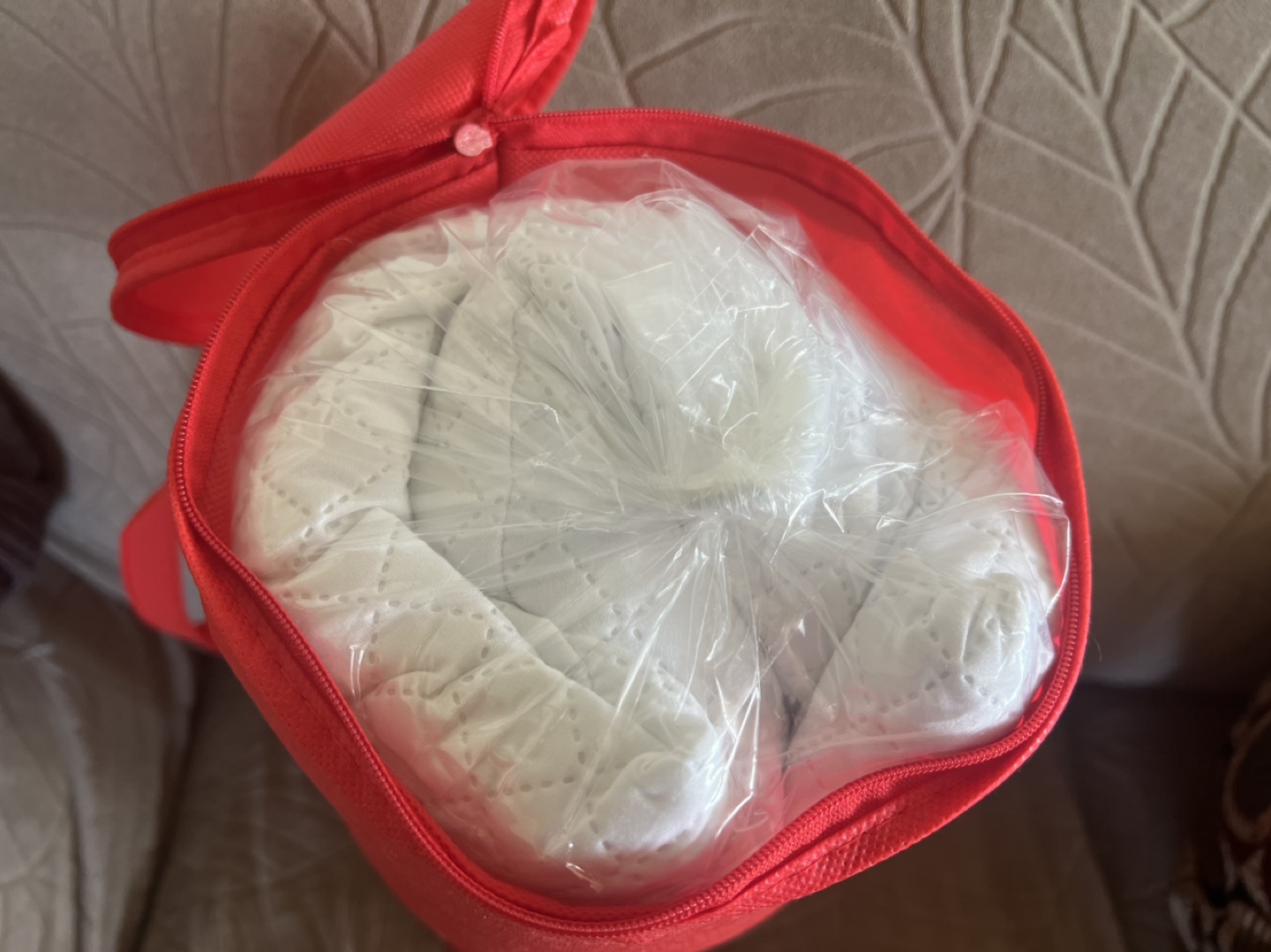 Brand New-Sleep Country Travel Pillow - photo 2