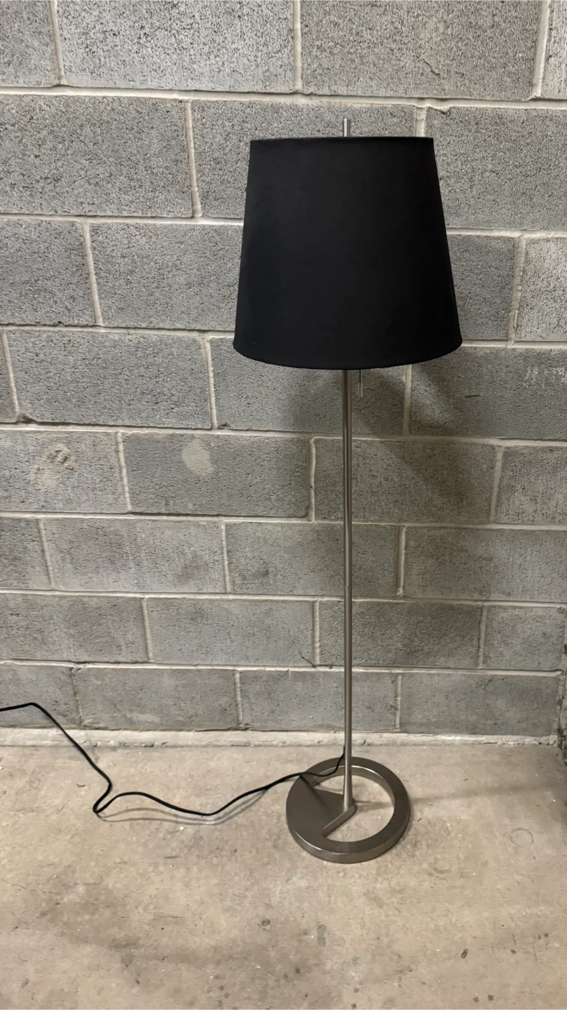 IKEA NYFORS Floor Lamp — Nickel-Plated / Black Shade 25$ cash - photo 2