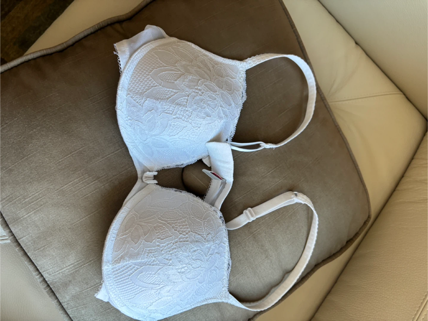 Triumph White Lace push up underwire Bra 34b - photo 2