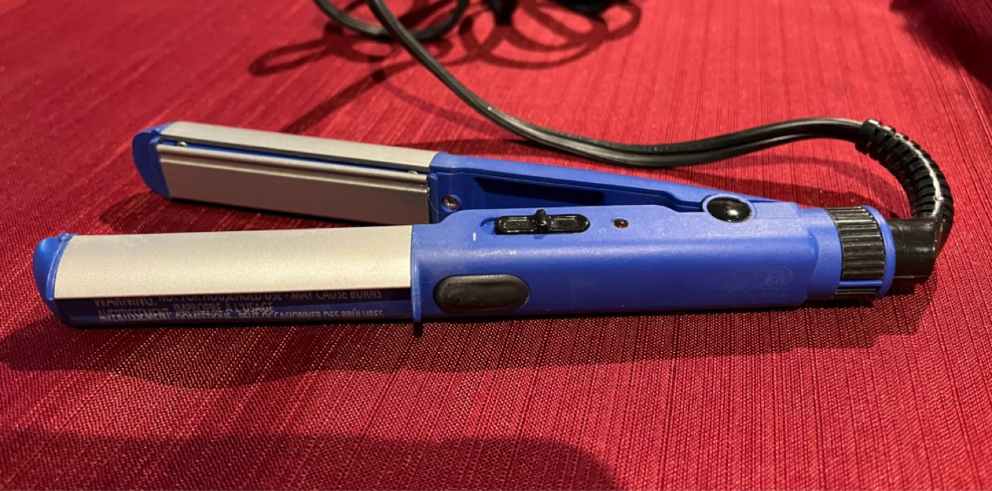 Conair  - Blue Travel Mini Hair Straightener