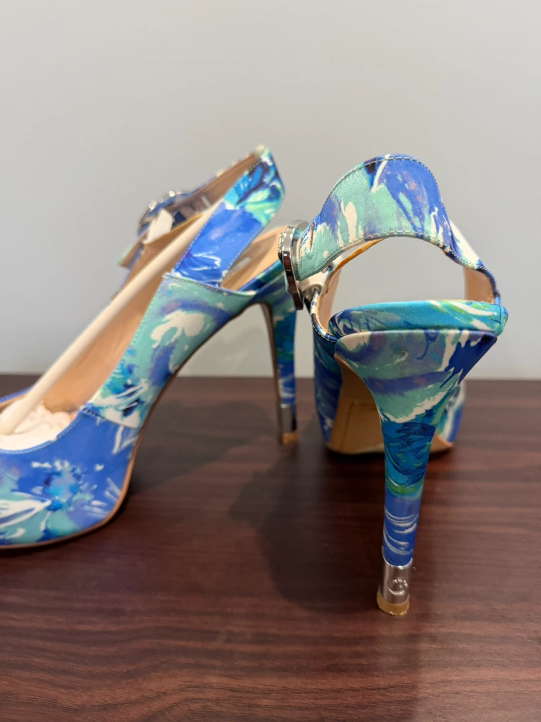 Guess Women's Blue Floral Slingback Heels 🏆 - photo 4