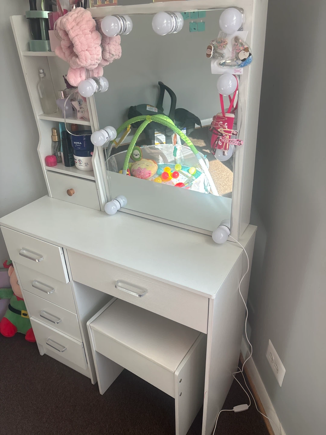 White Vanity Table with Lighted Mirror and Stool