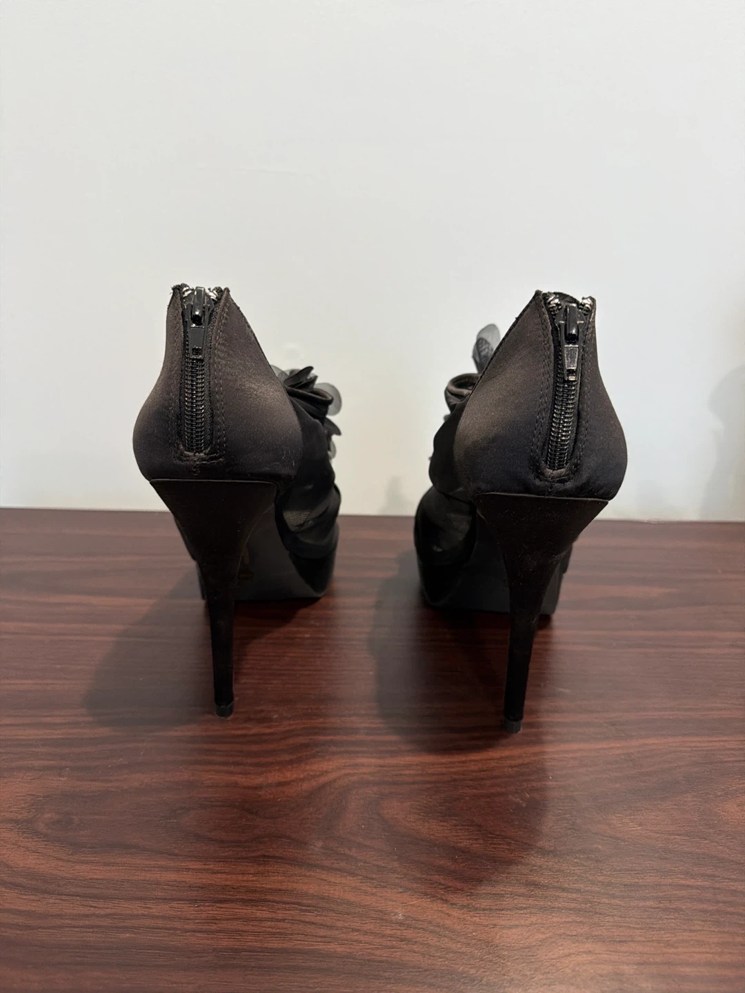 Black Satin Peep-Toe Heels  (never worn)🏆 - photo 3