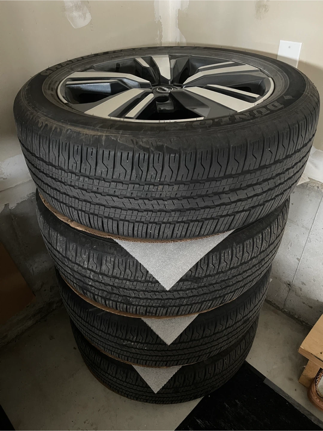 Set of 4 Wheels / Rims - Nissan Rogue Platinum 2025 - photo 3