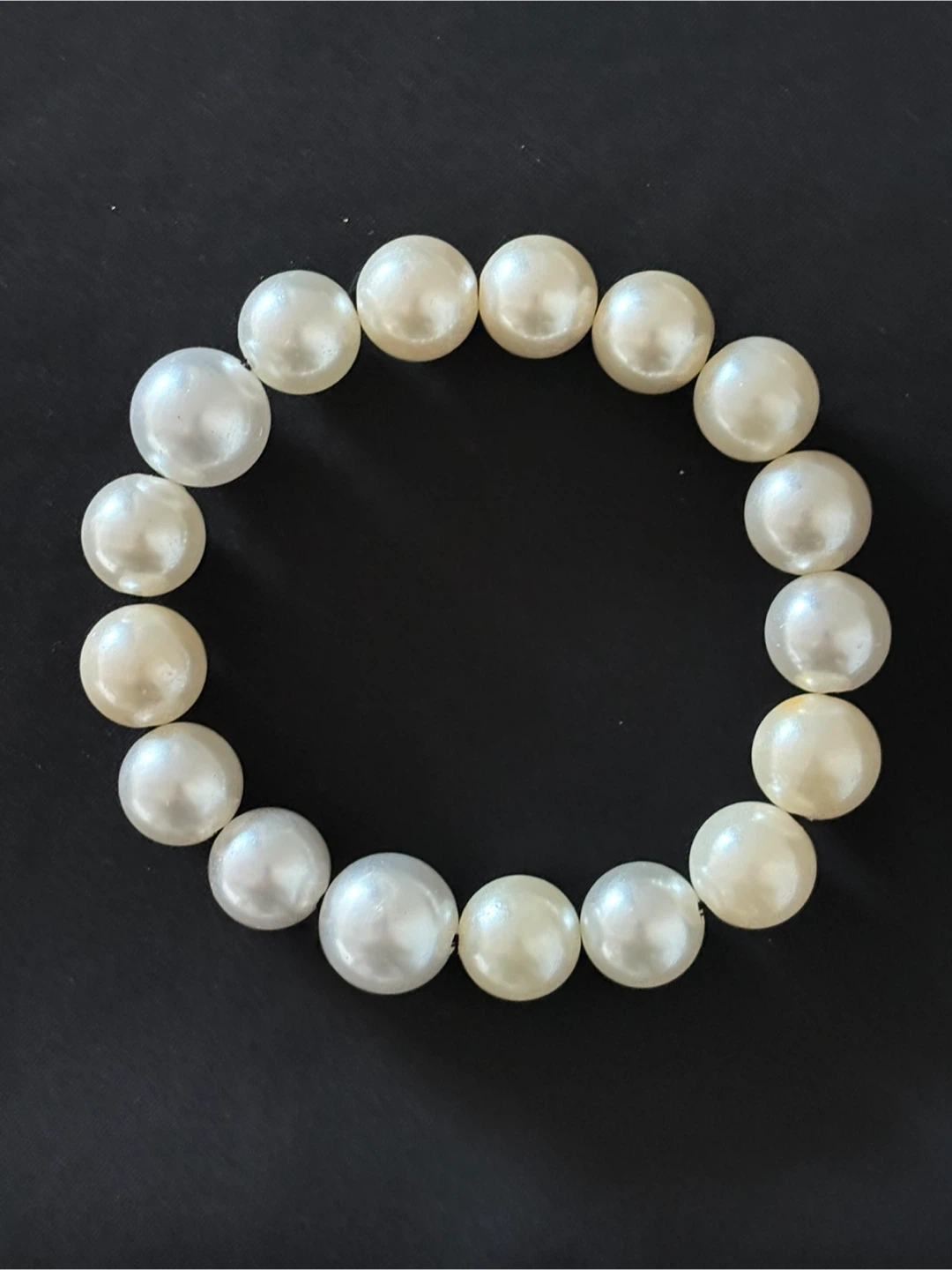 17 White Faux Pearl 🤍