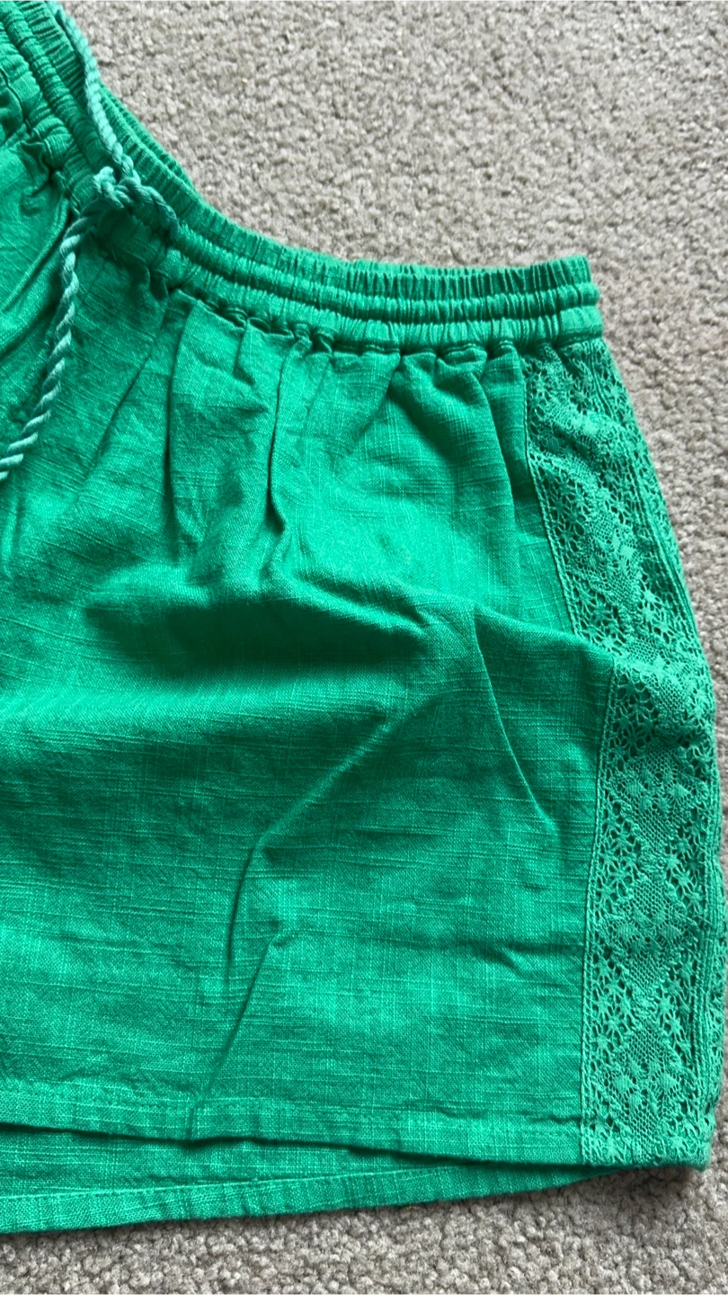 Green Embroidered Shorts - photo 2