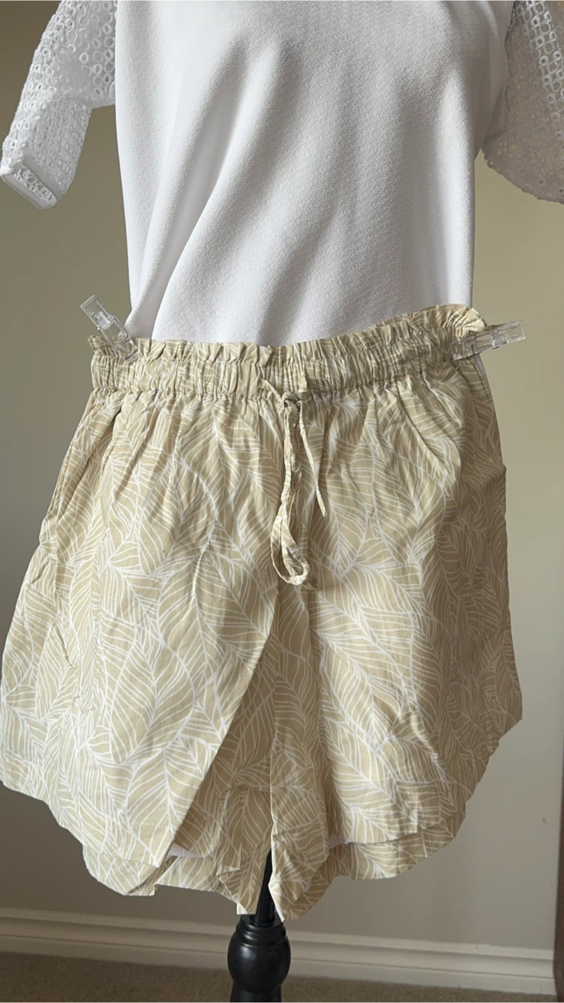 Women's Leaf Print Drawstring Shorts