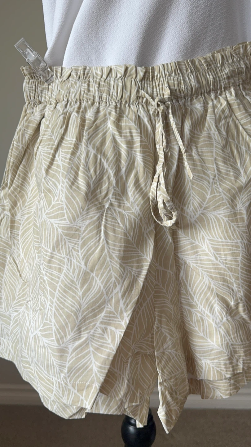Women's Leaf Print Drawstring Shorts - photo 3