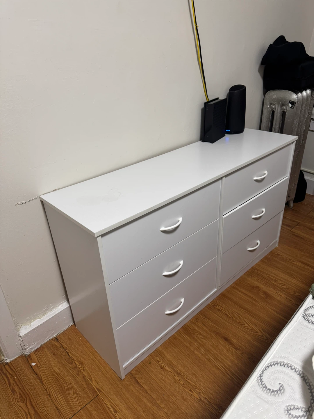 White 6-Drawer Dresser