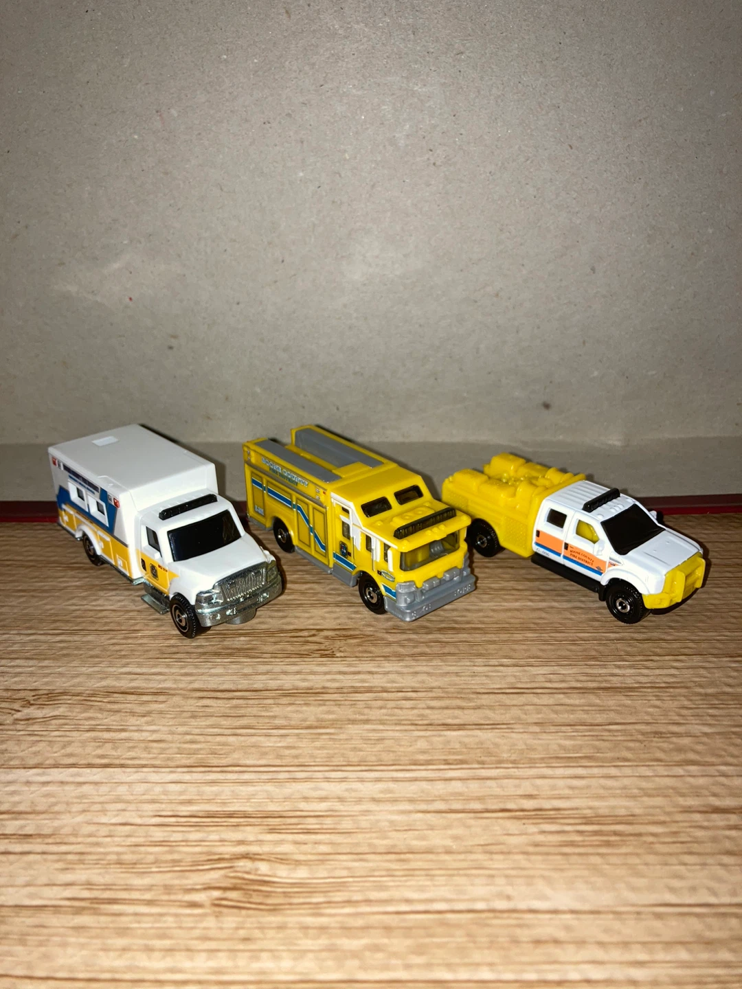 Matchbox Loose Bundle / Fire N EMS Rescue Crew
