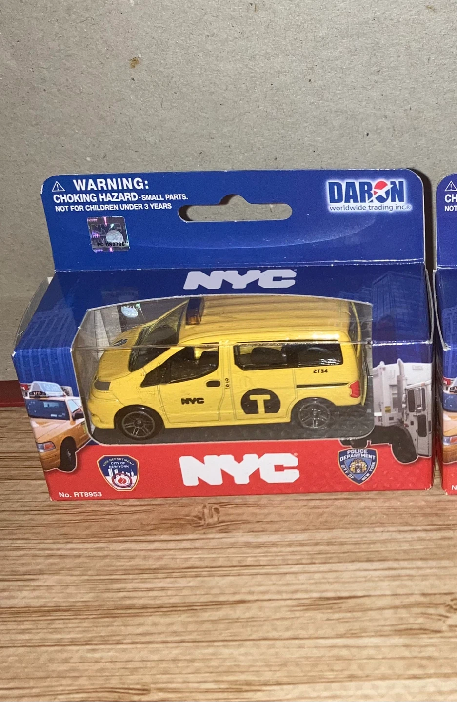 Toy cars 1:64 scale / NYC Taxi van