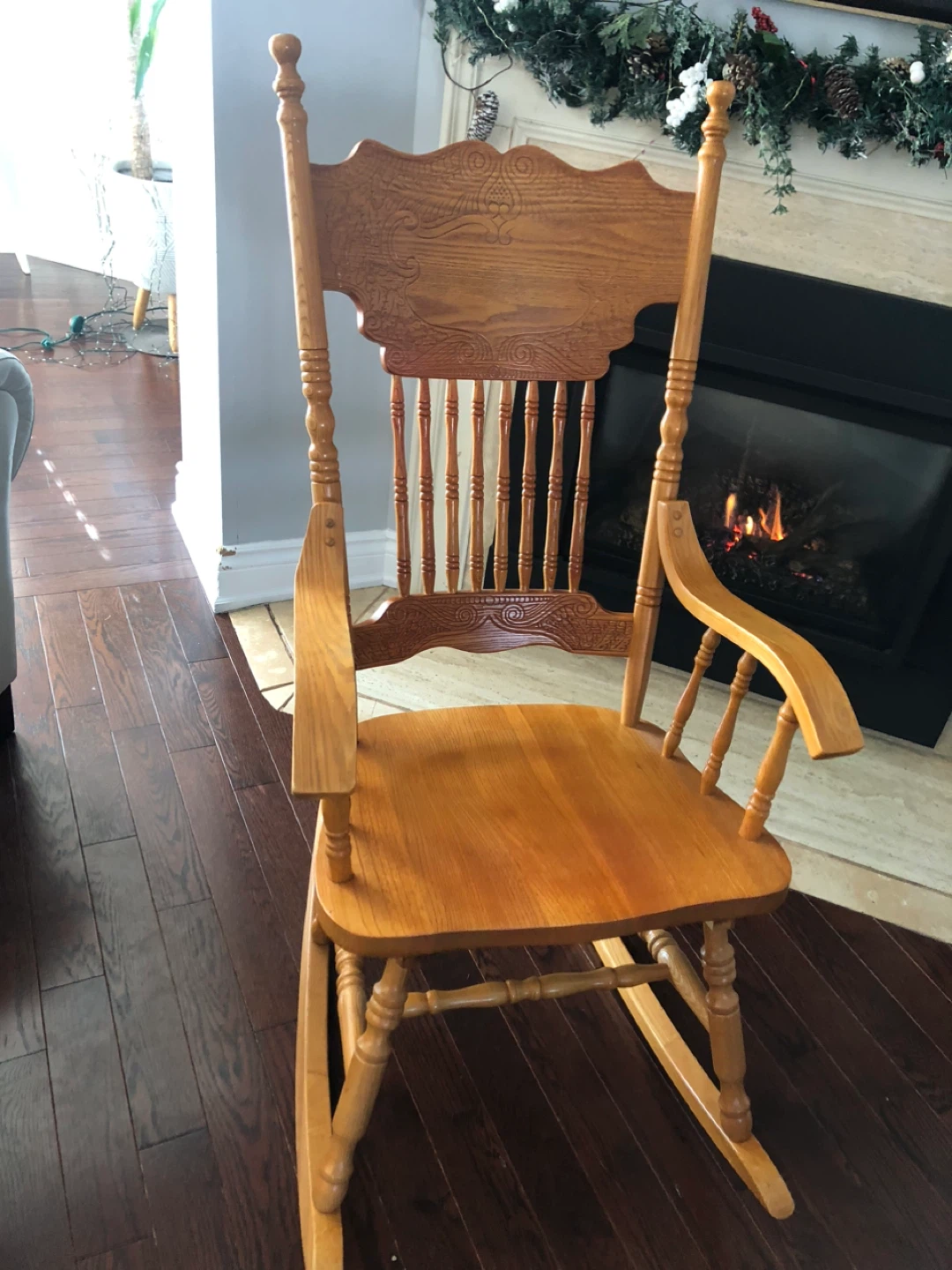 Wooden Rocking Chair - photo 3