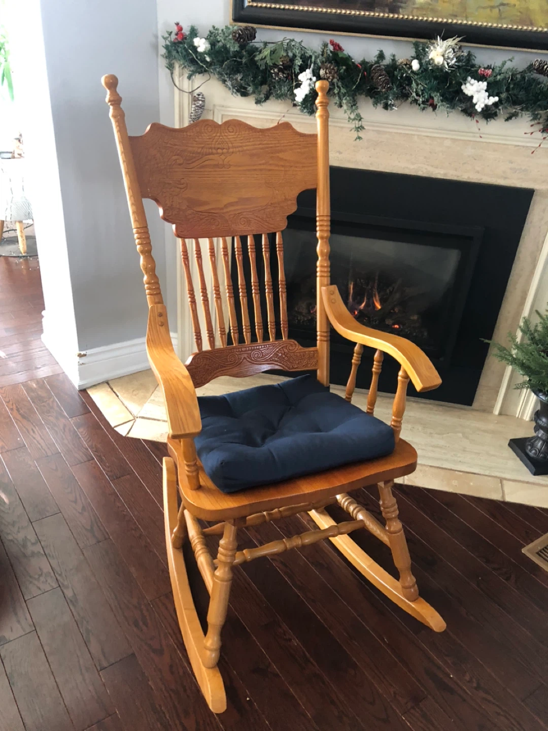 Wooden Rocking Chair - photo 2