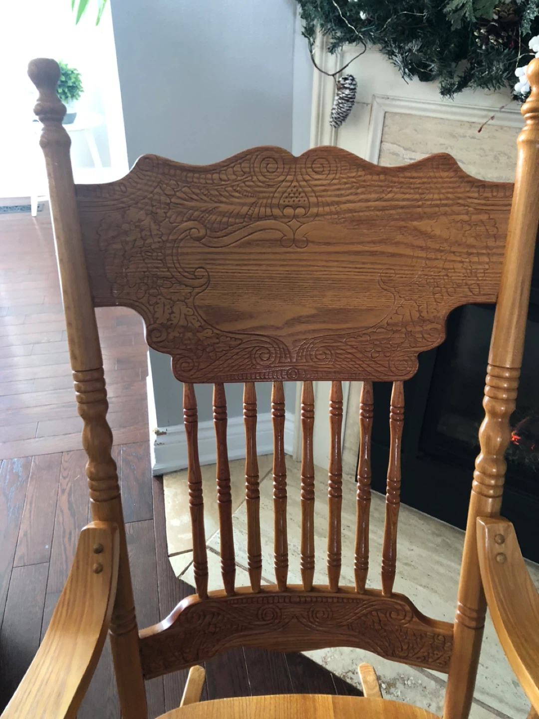Wooden Rocking Chair - photo 4