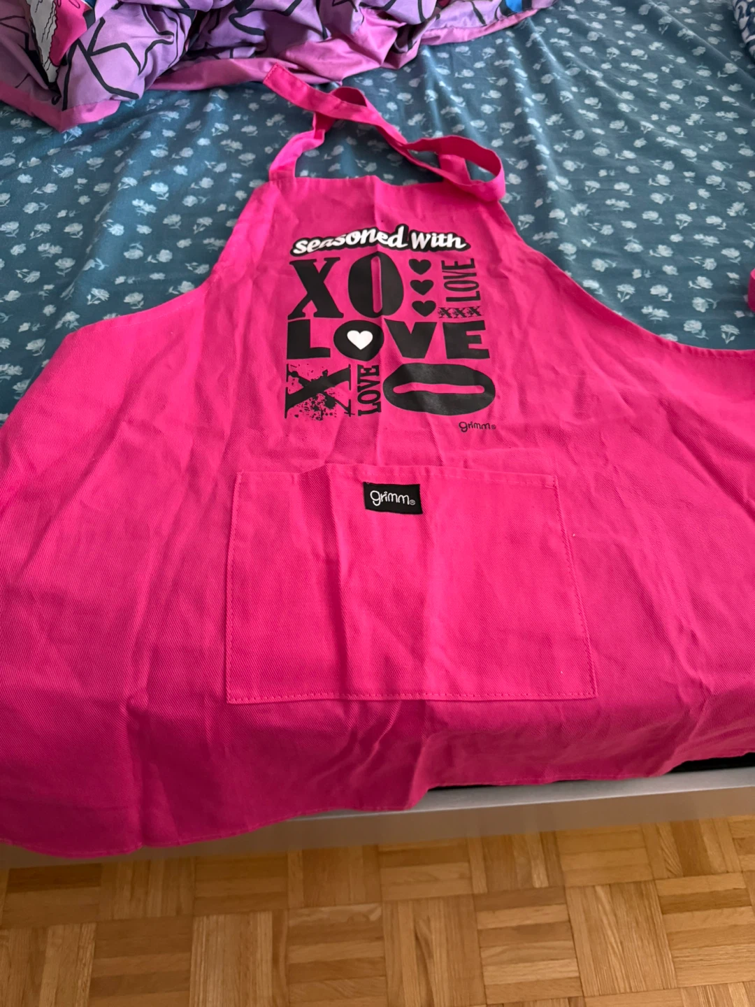 Grimm's Pink "Seasoned with Love" Apron - photo 2