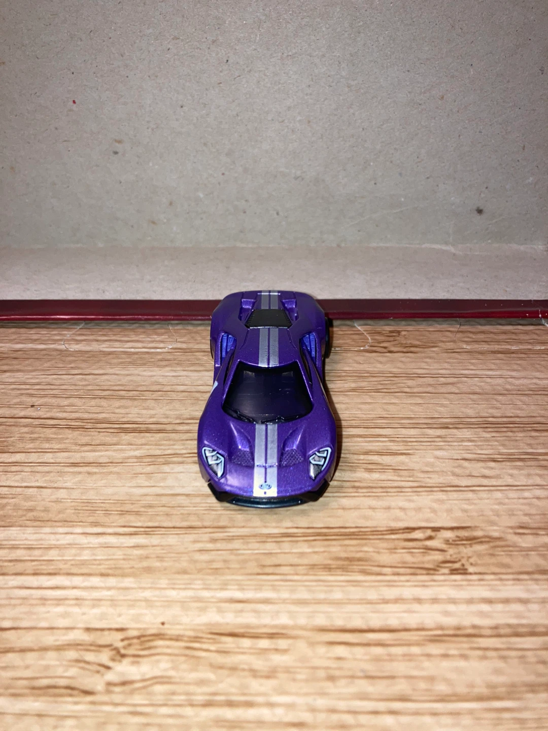 Hot Wheels Loose / 17 Ford GT / Purple - photo 2