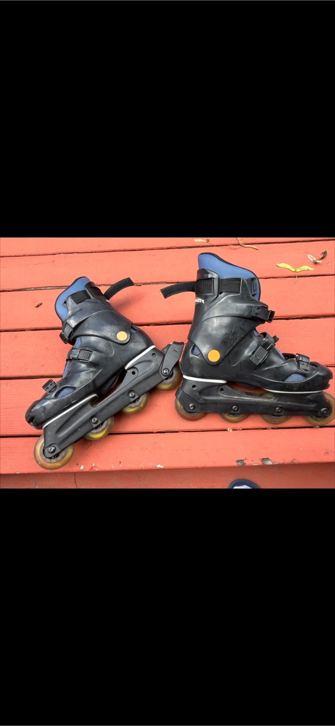 Bauer V8 Inline Skates - photo 2