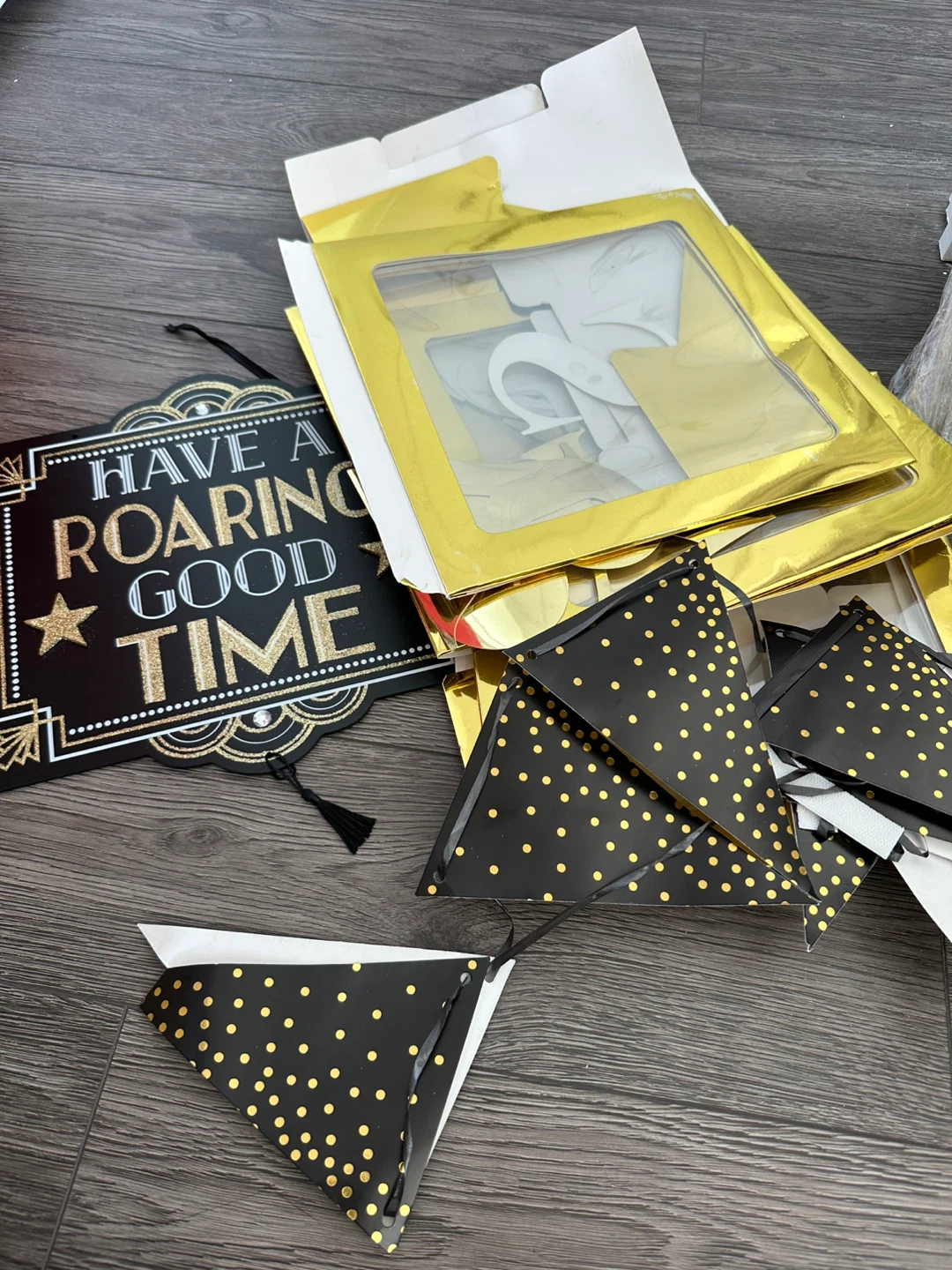 Balloons + Roaring Good Time Party Banner