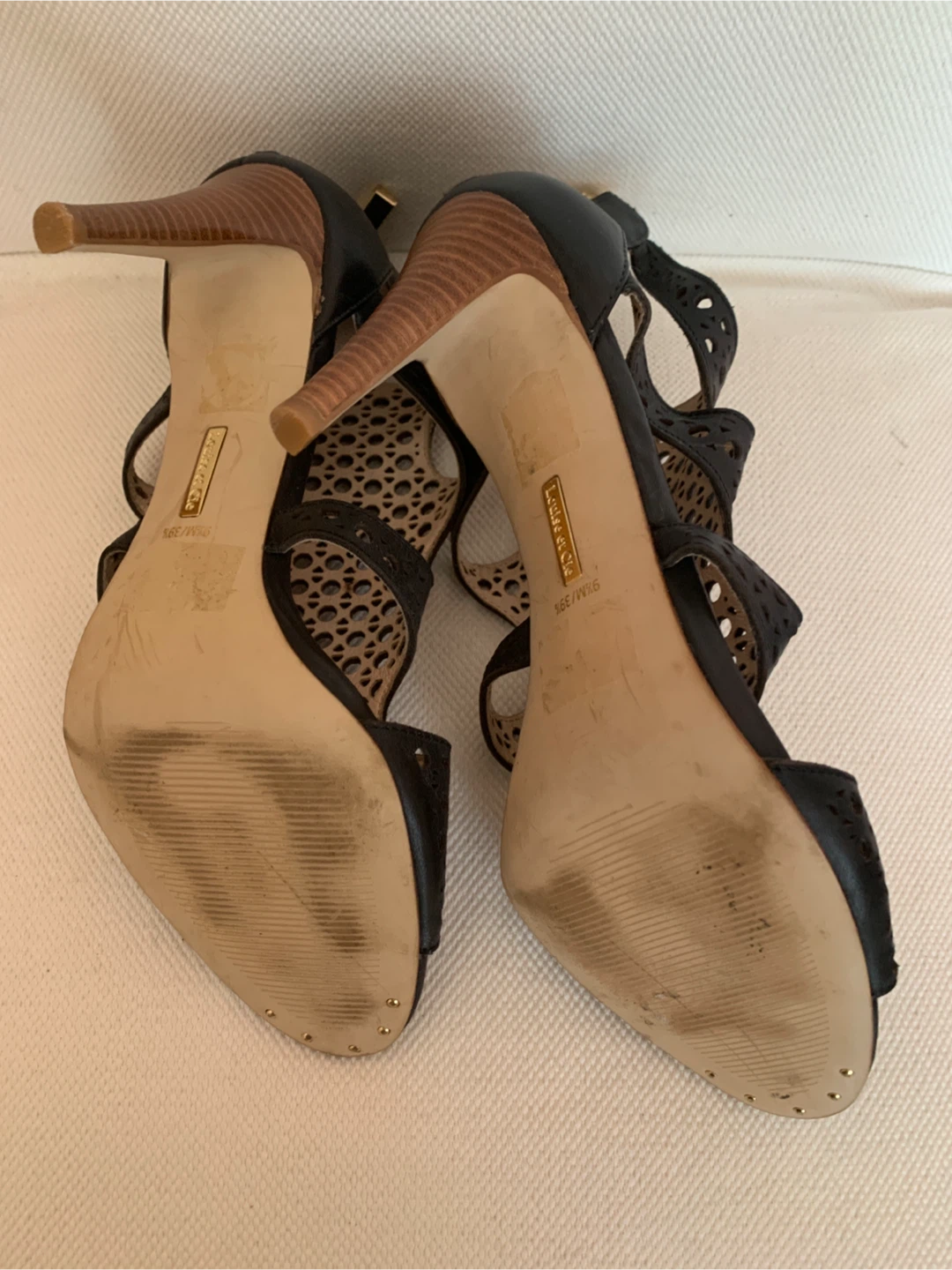 Louise et Cie Black, 9 1/2 M. Pick up only Islington/Evans - photo 3