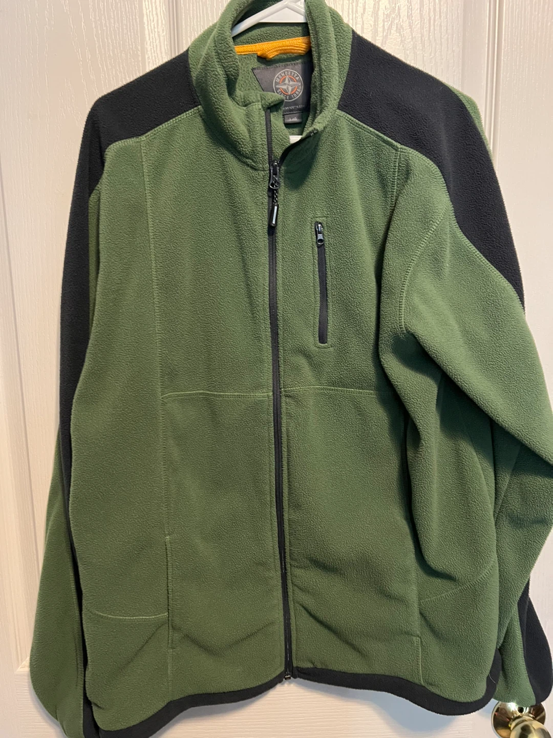 Green & Black Fleece Jacket Mondetta
