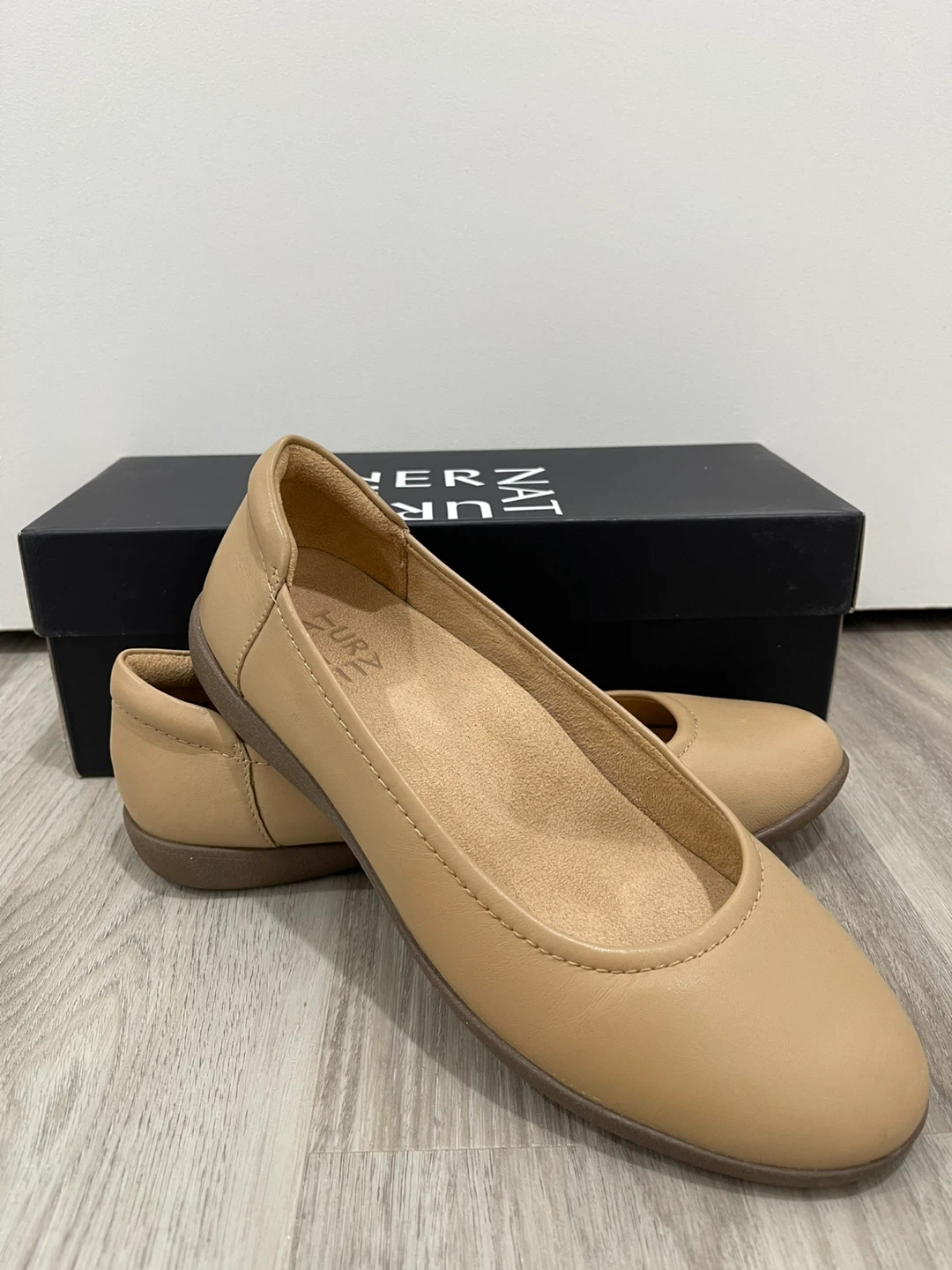 Naturalizer Flexy Nude Leather Ballet Flats Size 6.5 M
