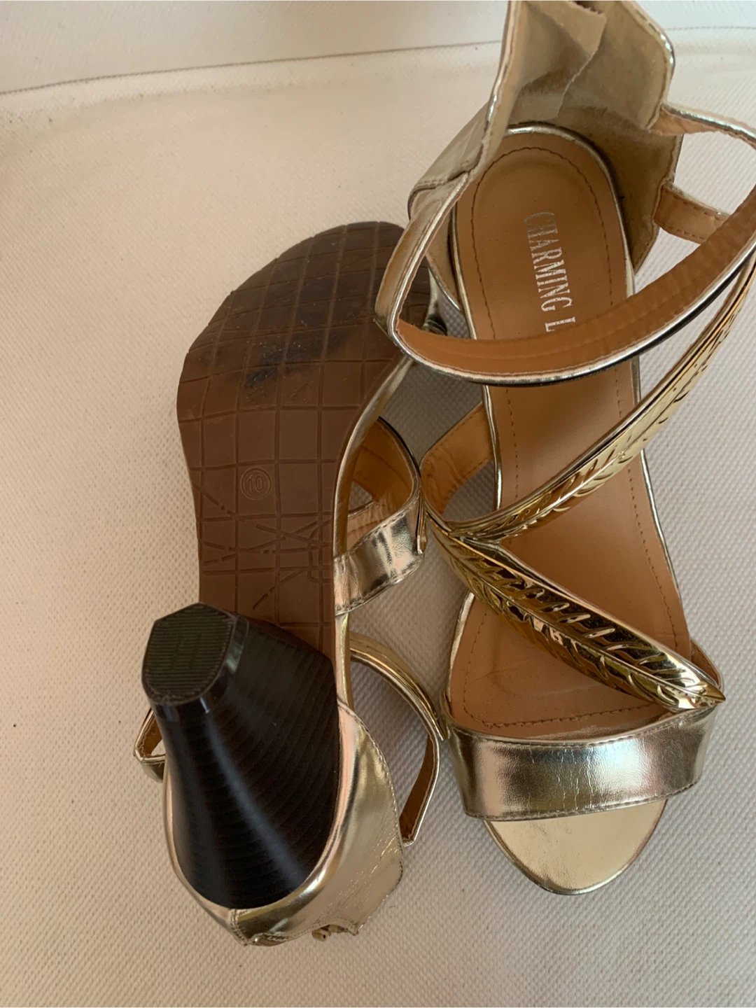 Charming Lady Gold Sandals 10, pick up only Islington/ Evans - photo 2