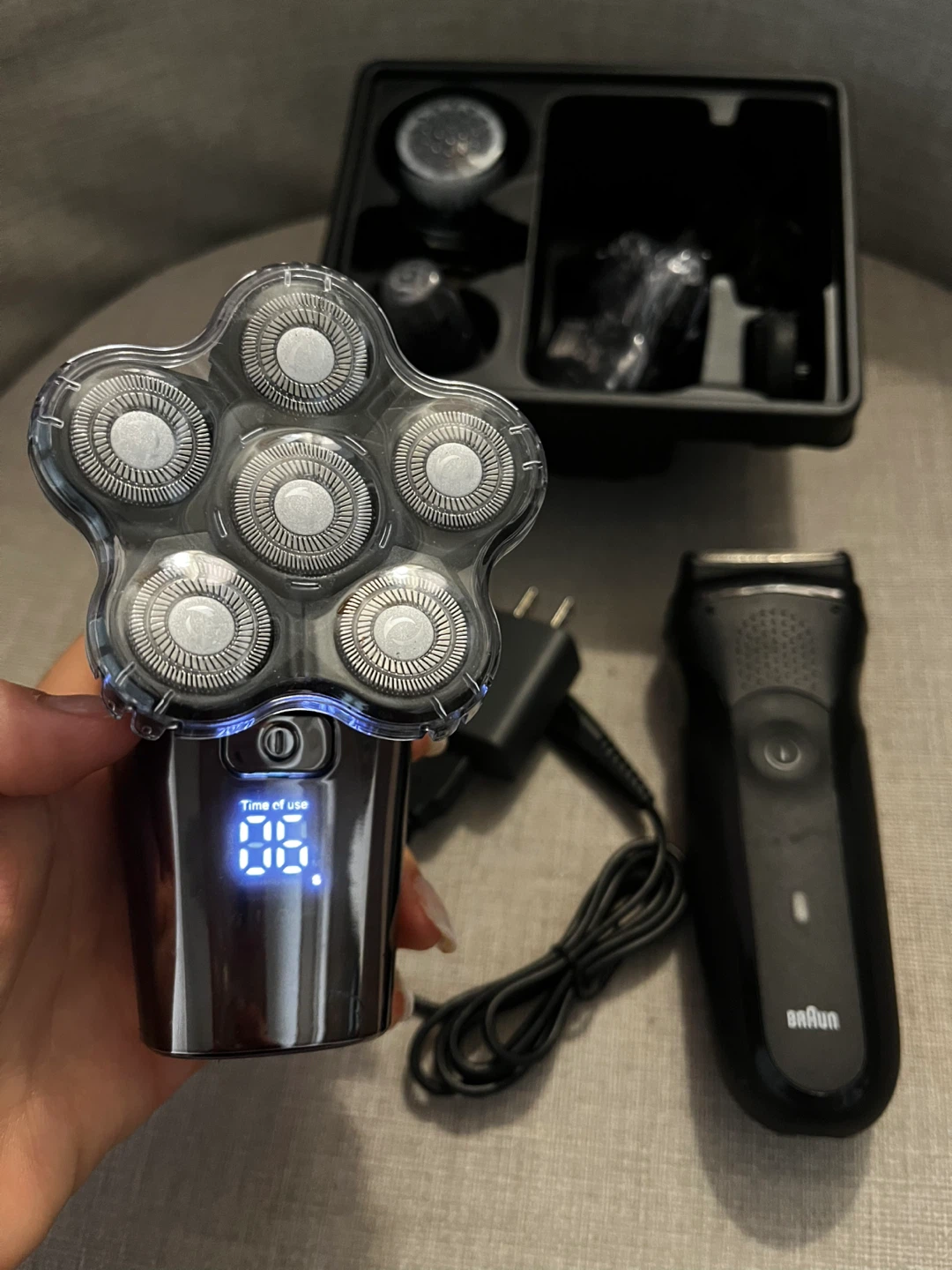 Braun Electric Shaver with Accessories - photo 2