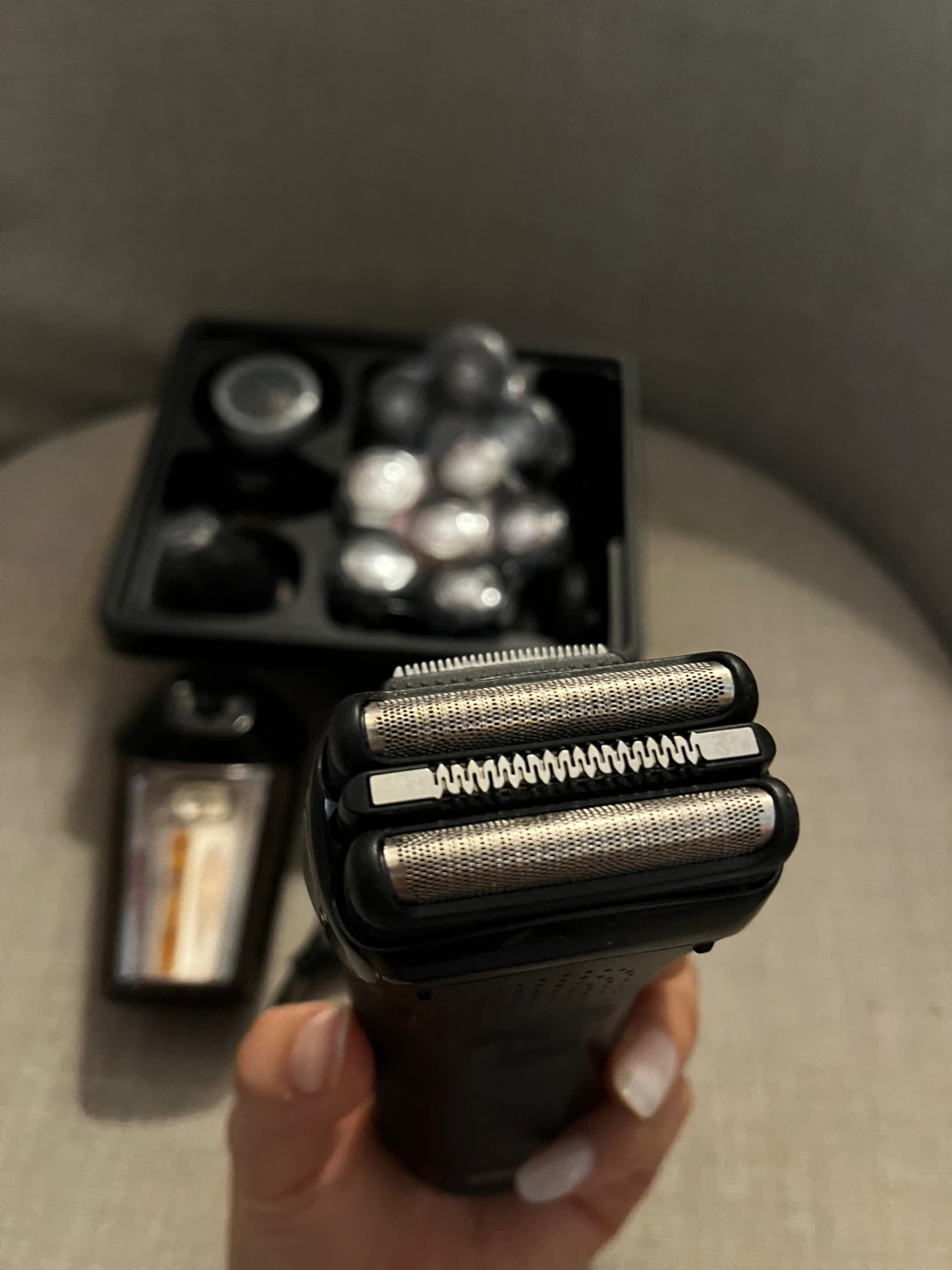 Braun Electric Shaver with Accessories - photo 3