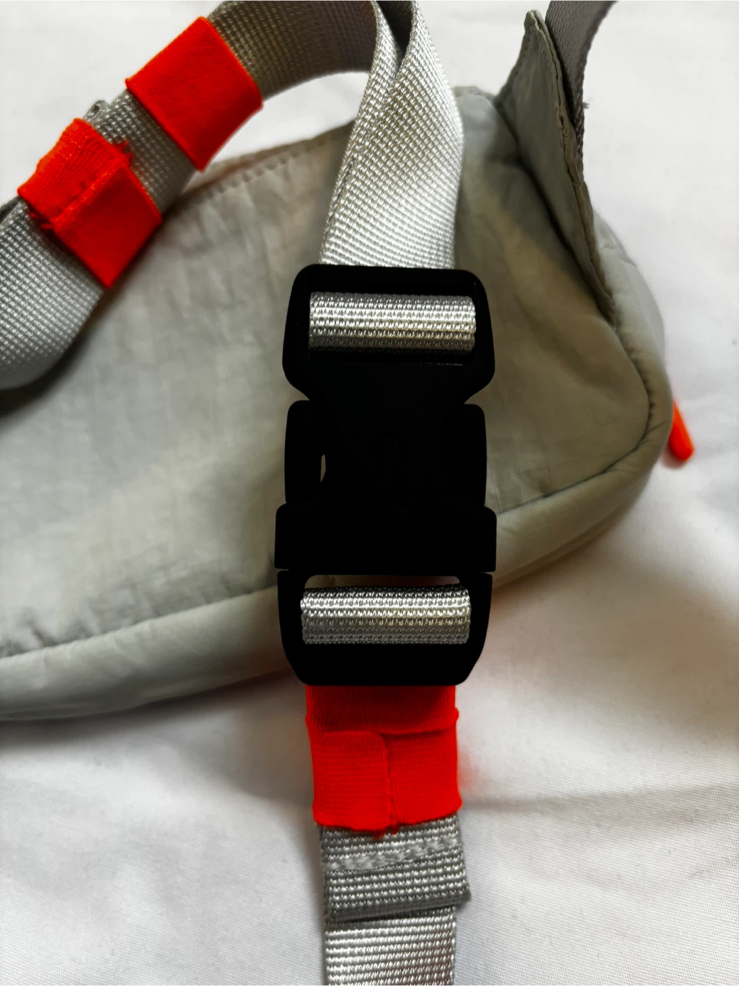 Lululemon Mini Belt Bag in the Vapor Grey - photo 4