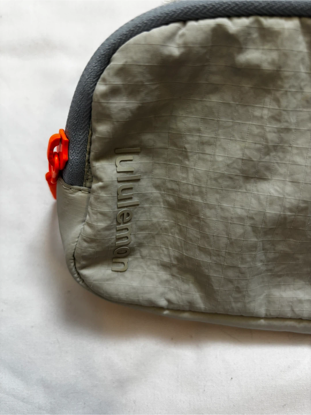 Lululemon Mini Belt Bag in the Vapor Grey - photo 5