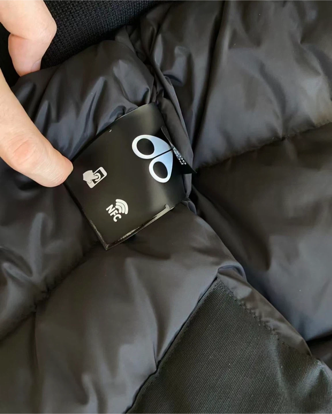 Moose Knuckles Black Down Filled Parka Jacket - photo 2