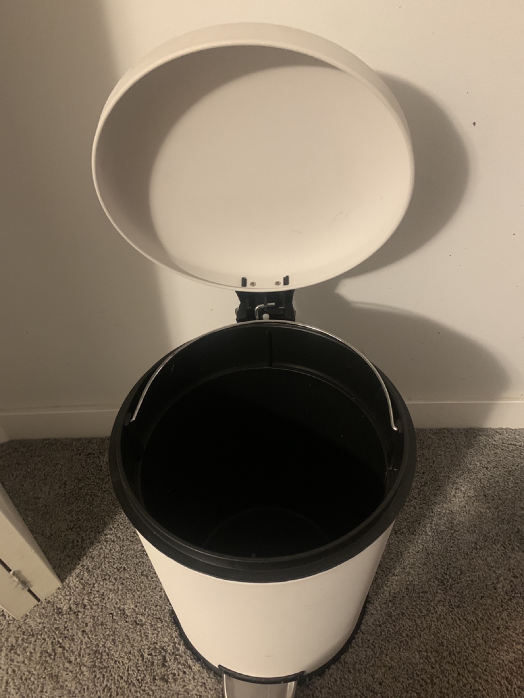 White Pedal garbage Bin - photo 2