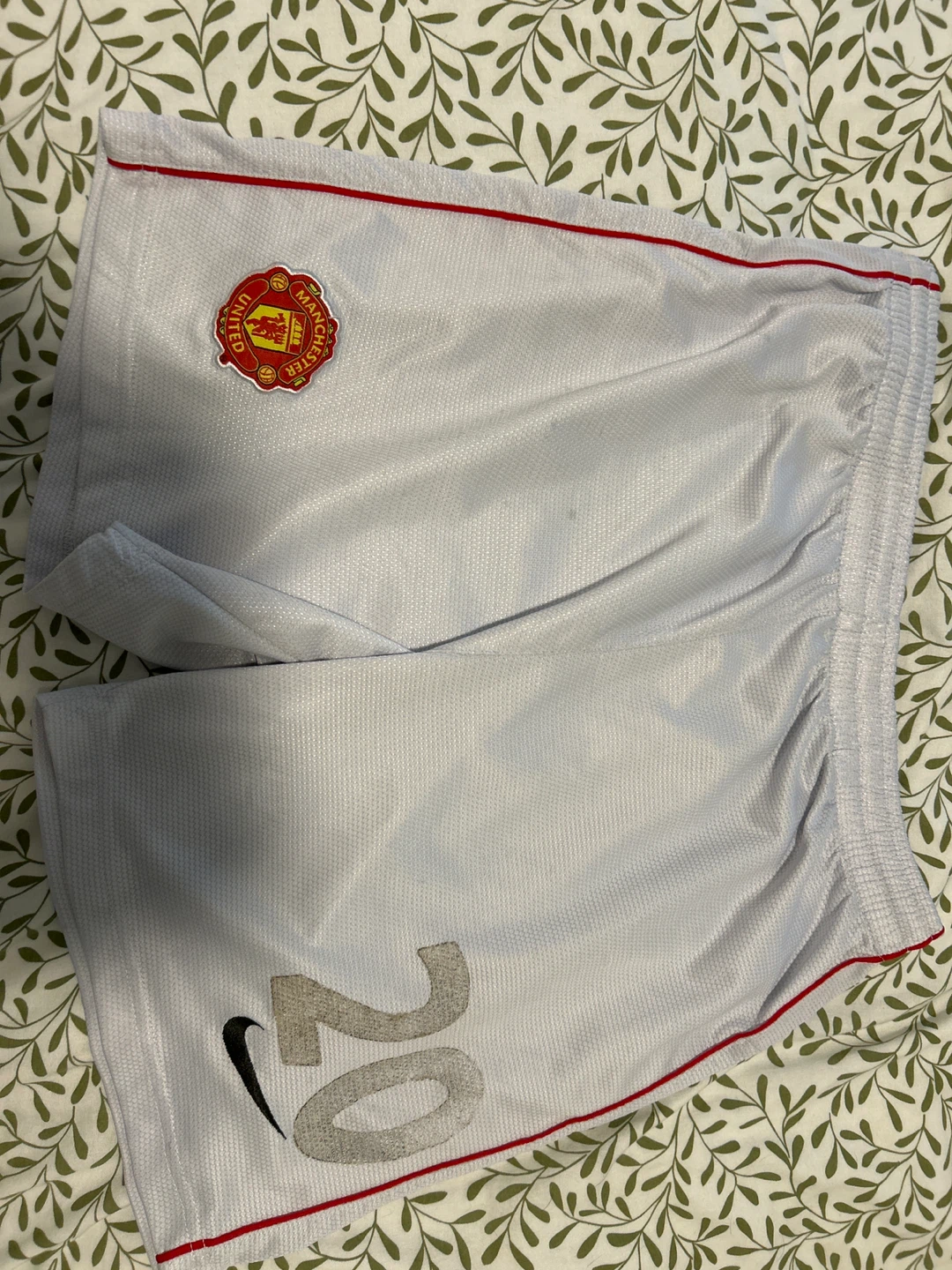 Manchester United Nike Football Shorts White Size Large