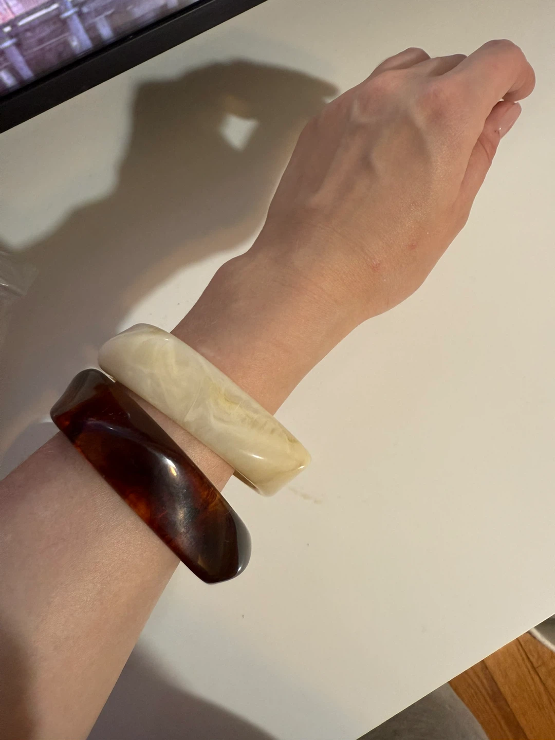 Resin Bangles & Heart Earrings - photo 2